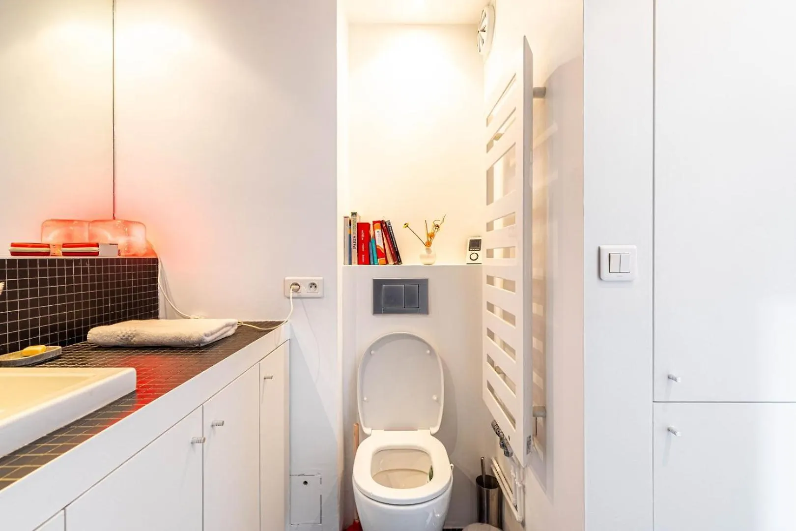 Guestready - Bright And Airy In The 18Th Apartment Paris