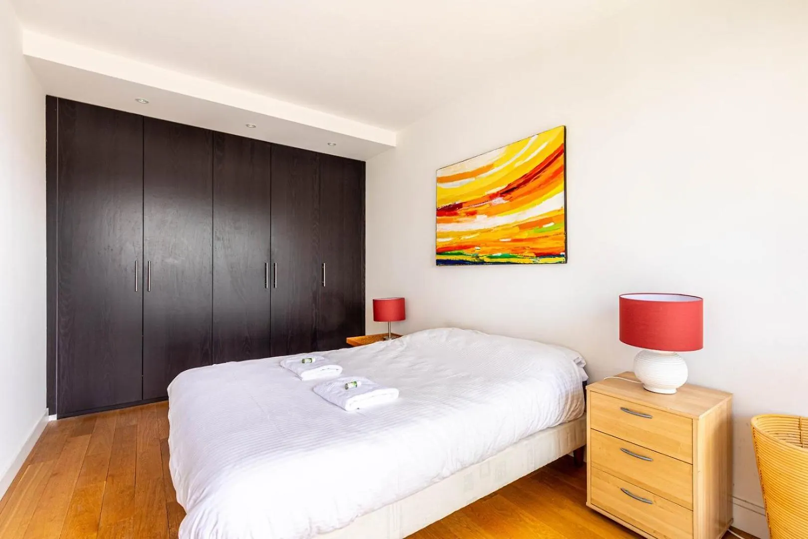 Guestready - Bright And Airy In The 18Th Apartment Paris France