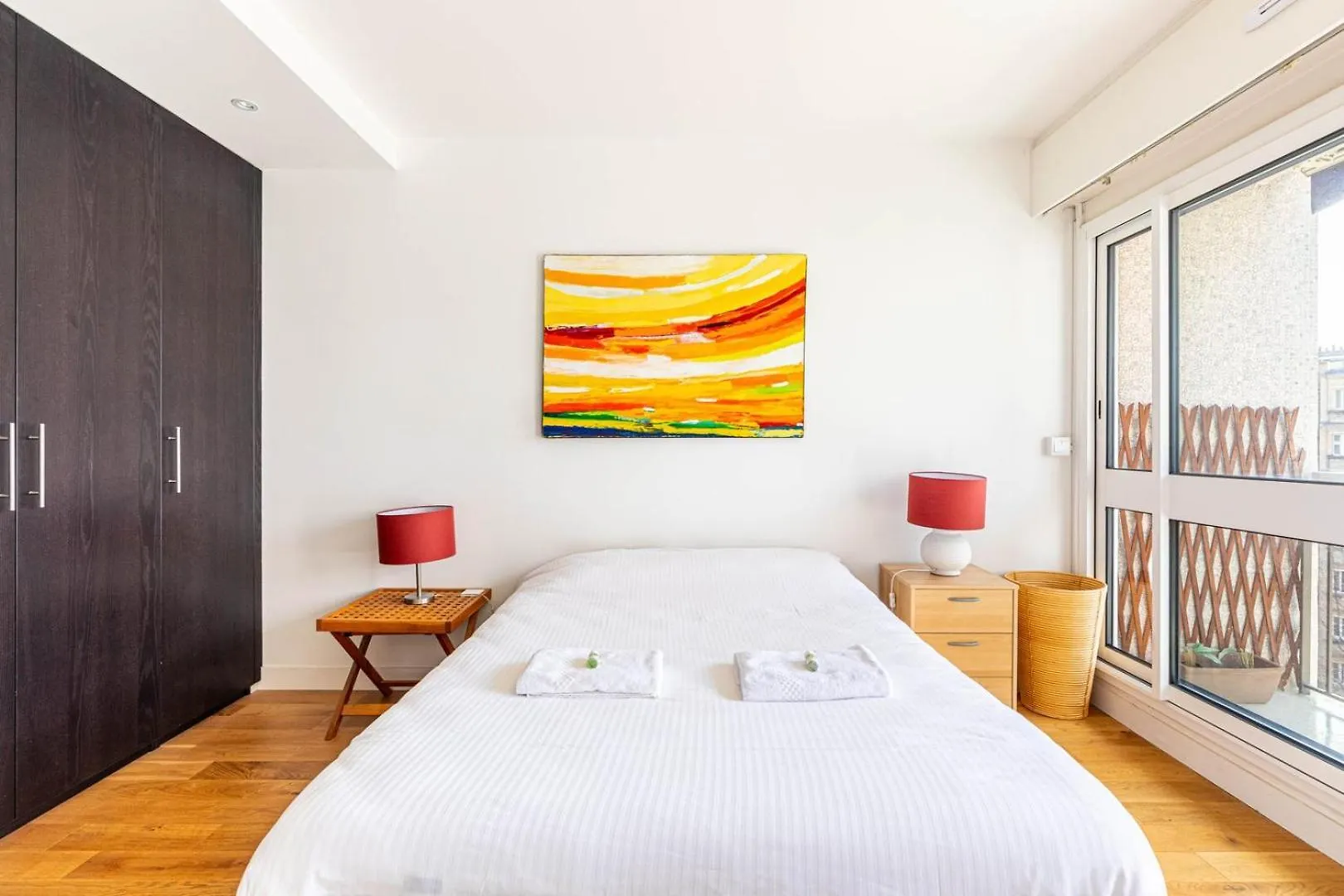 Guestready - Bright And Airy In The 18Th Apartment Paris France