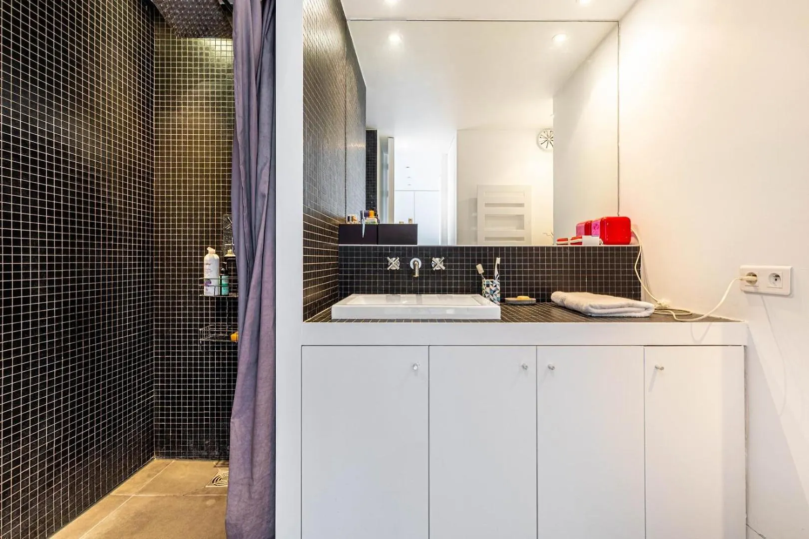 Guestready - Bright And Airy In The 18Th Apartment Paris France